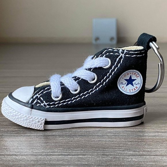 converse keychain shoe